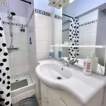 Seaside Cosy Retreat For Two *