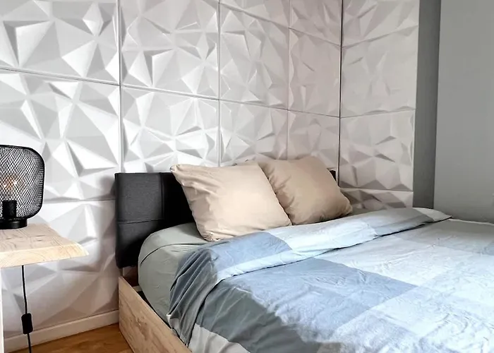 Seaside Cosy Retreat For Two *