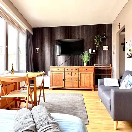 Апартаменты Seaside Cosy Retreat For Two Остенде