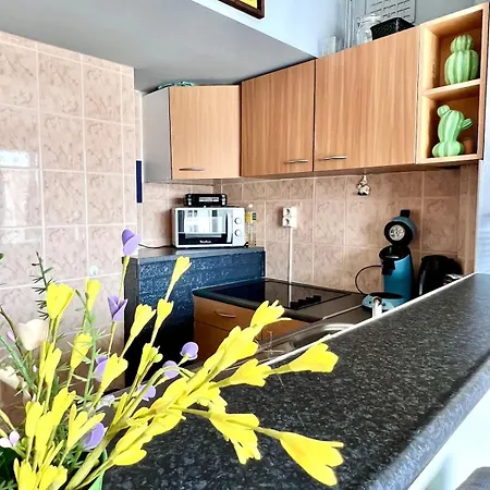 Seaside Cosy Retreat For Two Остенде